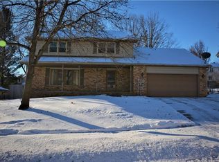 9834 Colby Ave, Clive, IA 50325