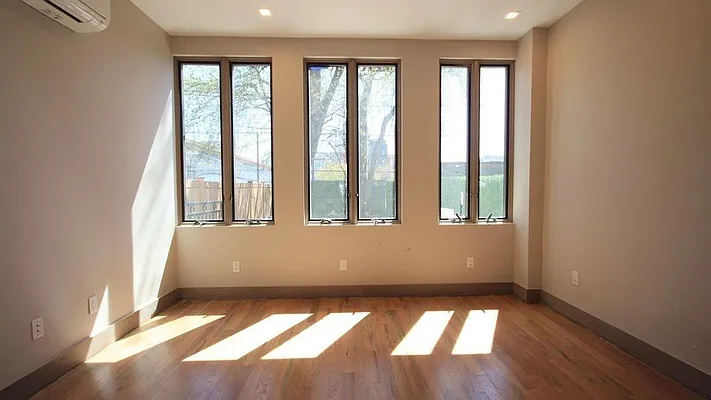 Rented by Nooklyn NYC LLC | media 28