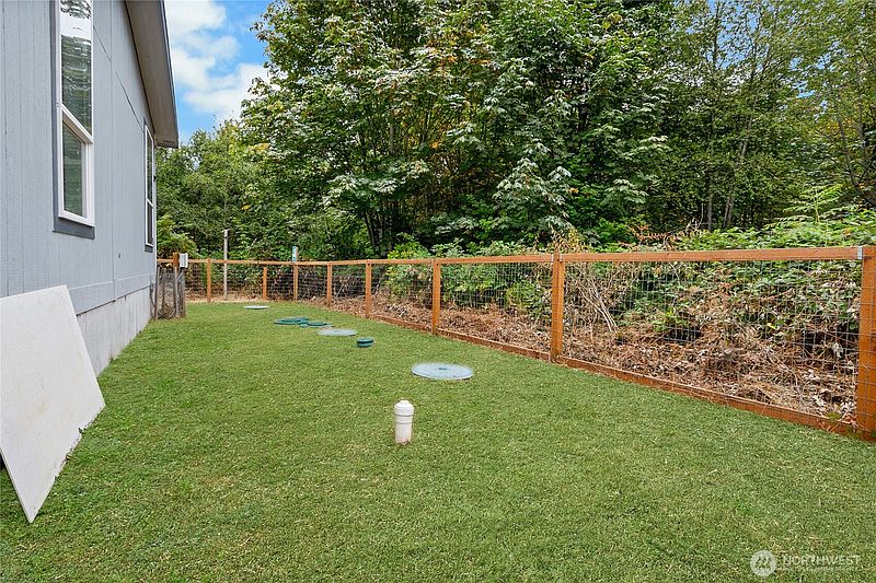 4th image of 18665 196th Avenue SE
