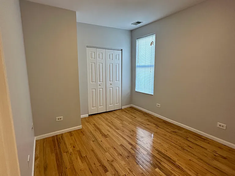 1503 W Nelson St #3F — Photo 4