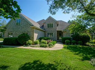 W290N3916 Dry Creek Ct, Pewaukee, WI 53072