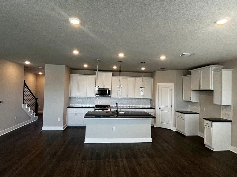 2905 Mary Elizabeth Dr — Photo 13