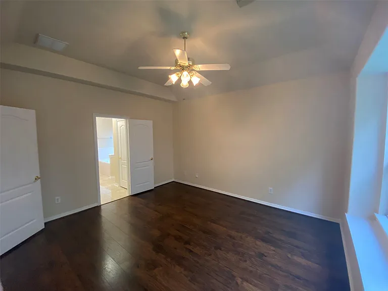 9210 Hidden Lake Cir E — Photo 29