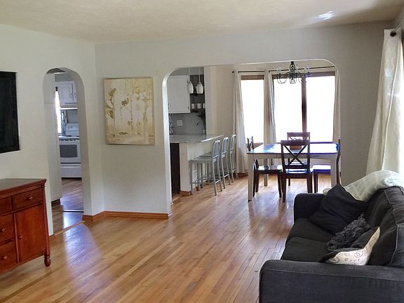4th image of 2408 Oakwood Ave