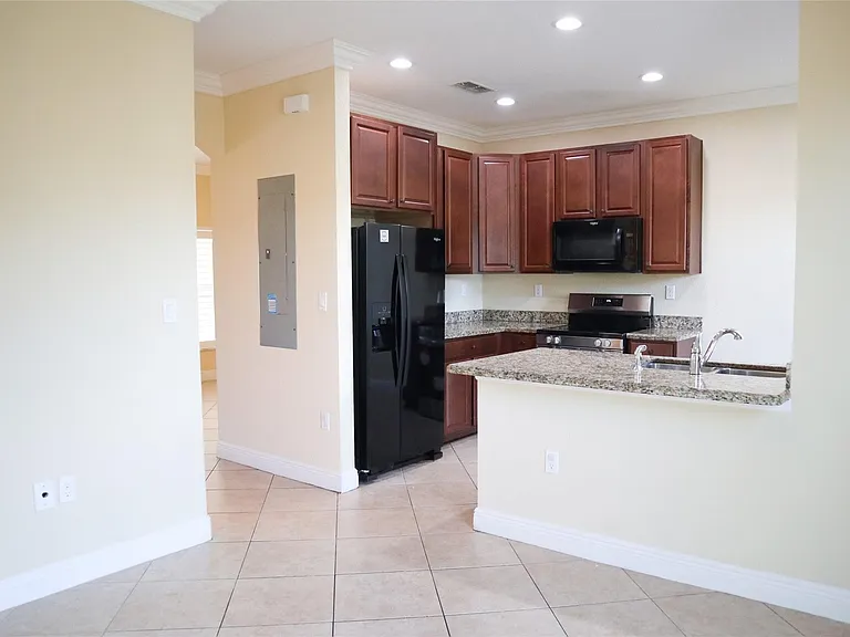 291 Lake Monterey Cir — Photo 8