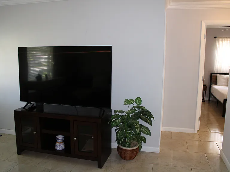 1520 NE 34th Ct — Photo 11