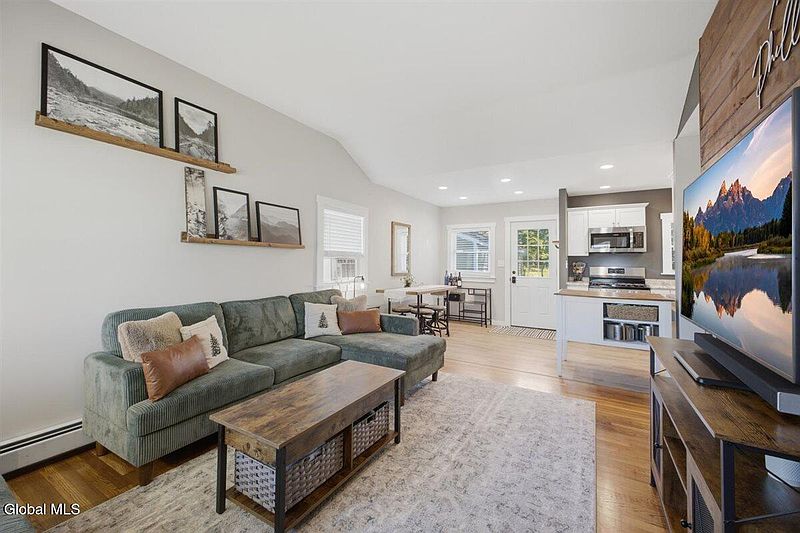 5th image of 47 Perry Avenue