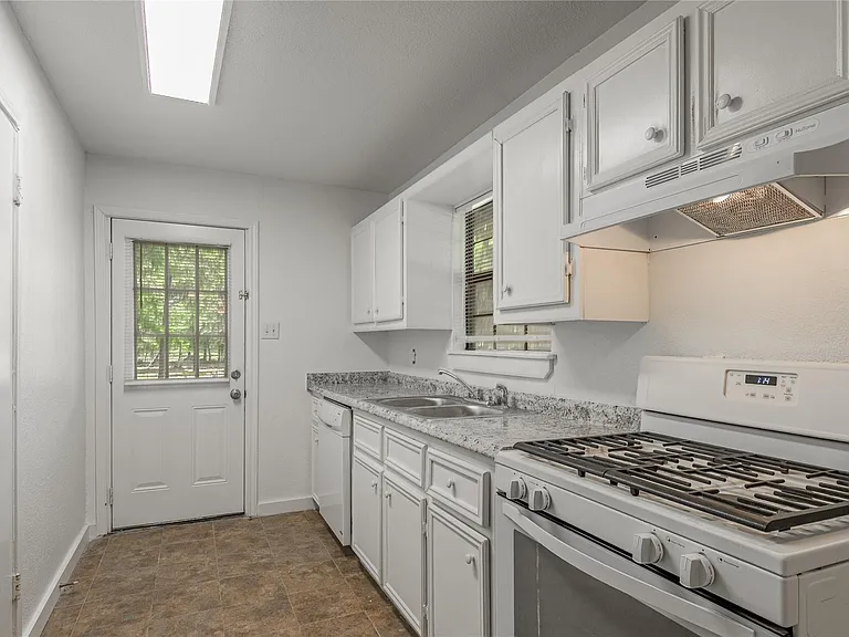 7A Hickory Ln — Photo 9