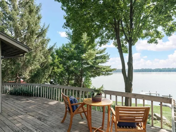 N6716 Lake LANE, Lake Mills, WI 53551