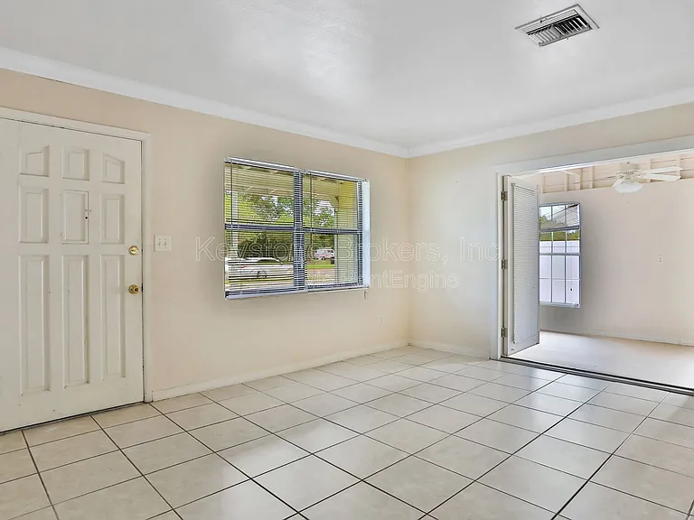 2711 Aloma Ave — Photo 6