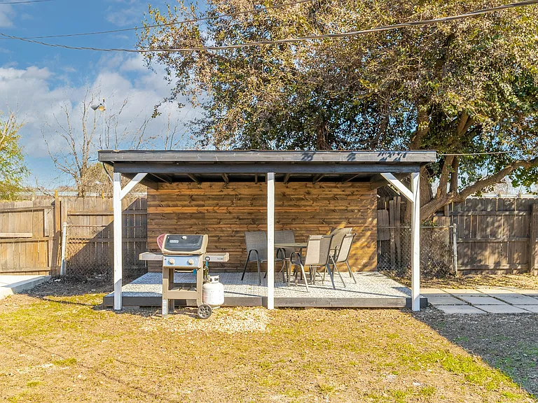 475 E French Pl — Photo 23