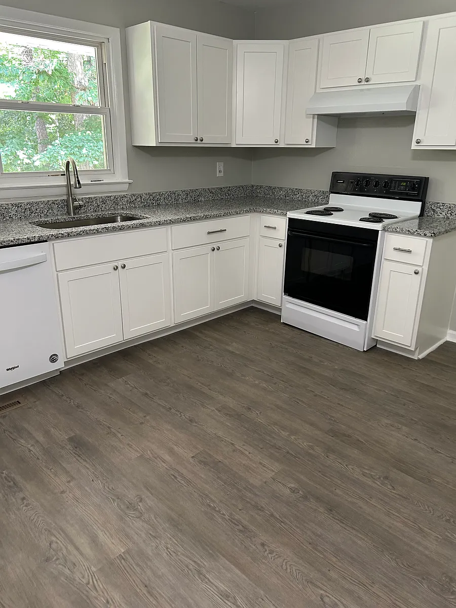 beautiful Kitchen with lots of cabinets and a pantry - 5123 Courthouse Rd