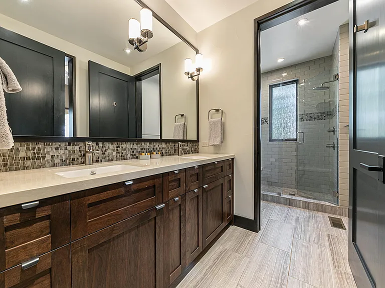 9718 Hunter House Dr — Photo 17