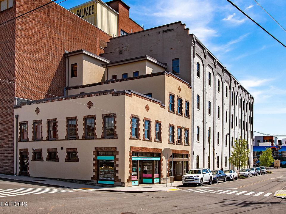 1st image of 222 N Central St #209