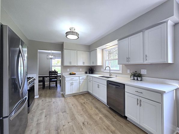 18700 Brookridge DRIVE, Brookfield, WI 53045