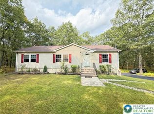 3124 Bluebird Dr, Bushkill, PA 18324