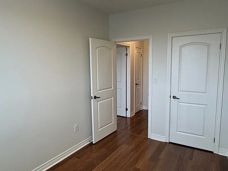 383 Main St E #422 — Photo 13