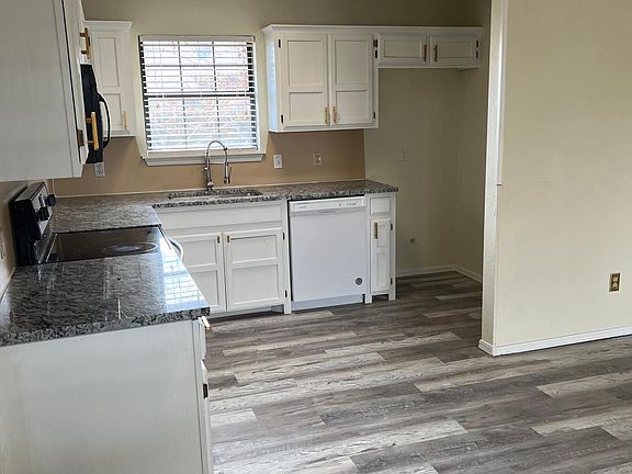4th image of 1213 SW 128th St