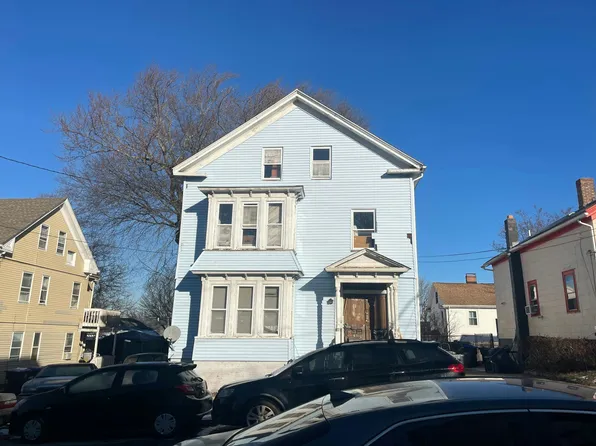 52 Woodbine St, Providence, RI 02906