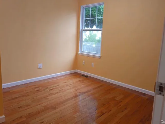 34 Nassau Ave #1 — Photo 8