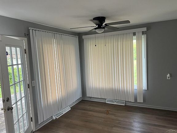 3rd image of 3128 Lexington Dr