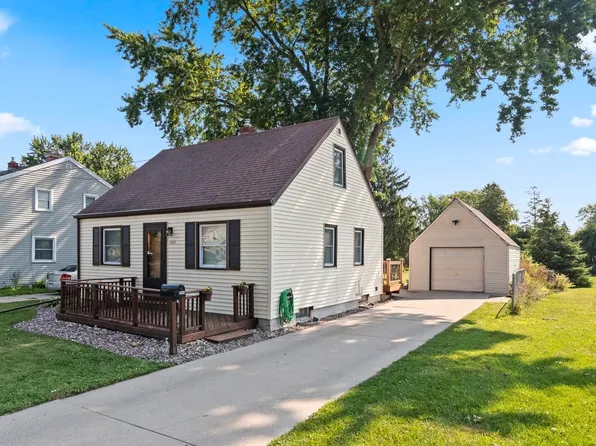1420 N Charlotte St, Appleton, WI 54911