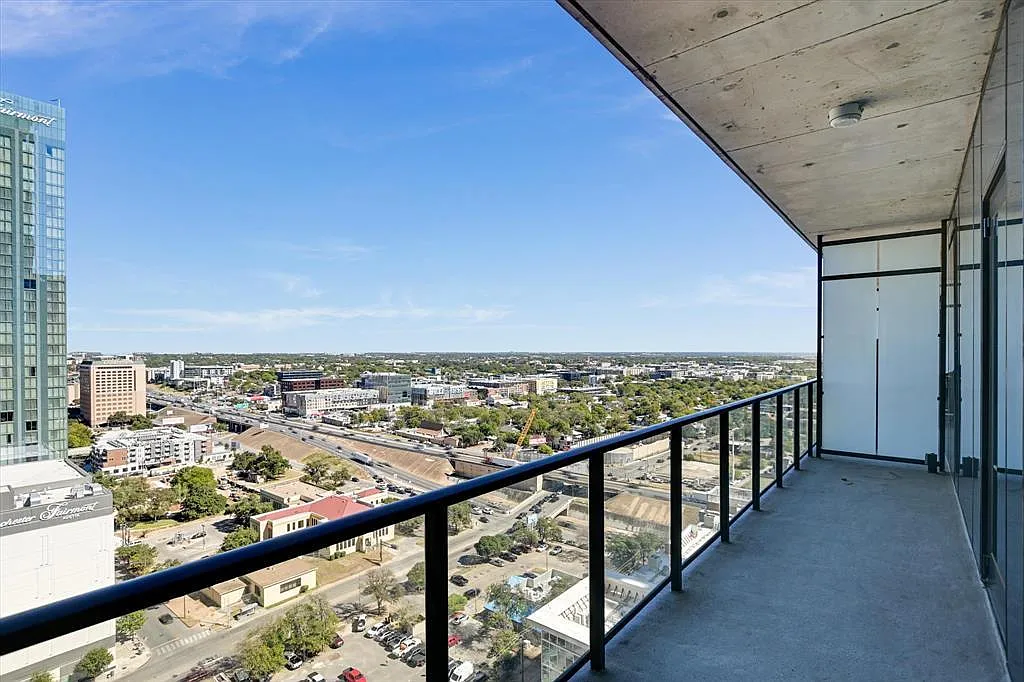 Building Photo - 610 Davis St #2708