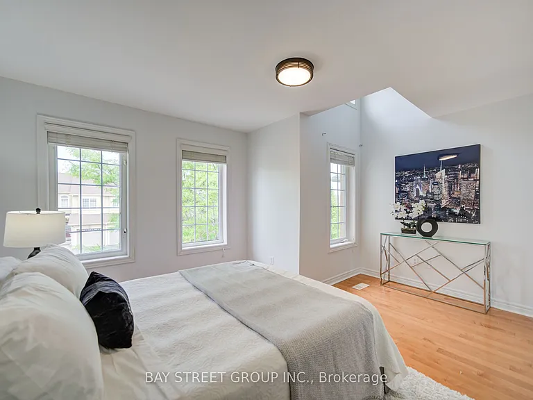 46 Romance Dr — Photo 22