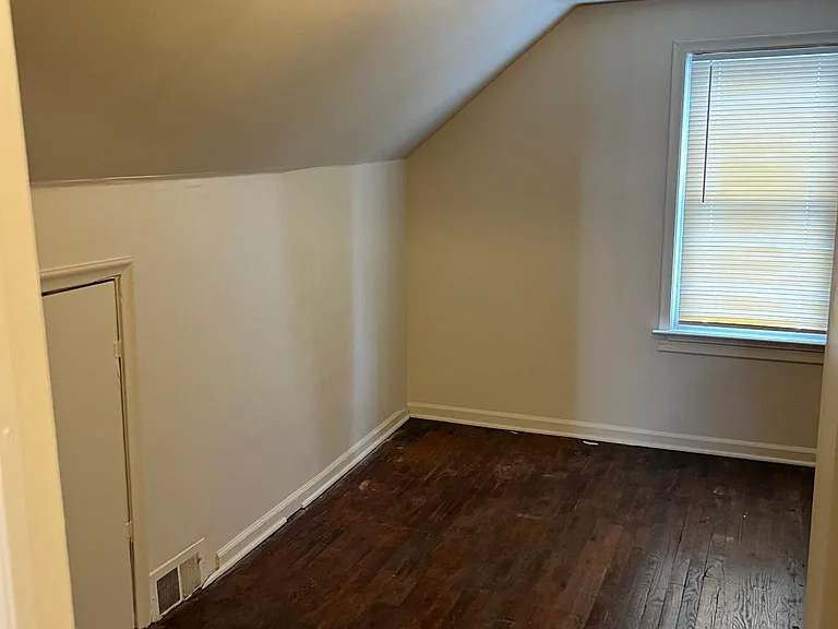 27321 Hopkins St — Photo 11