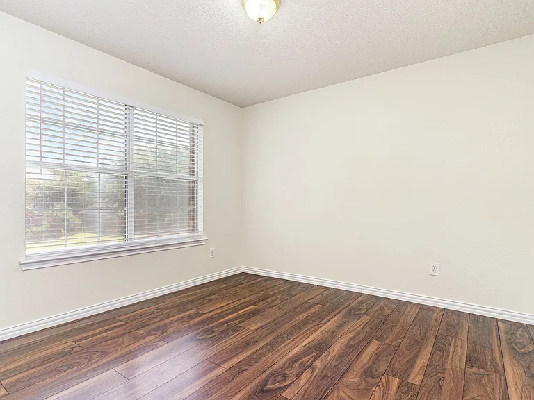 1810 Cedar Ridge Dr — Photo 23