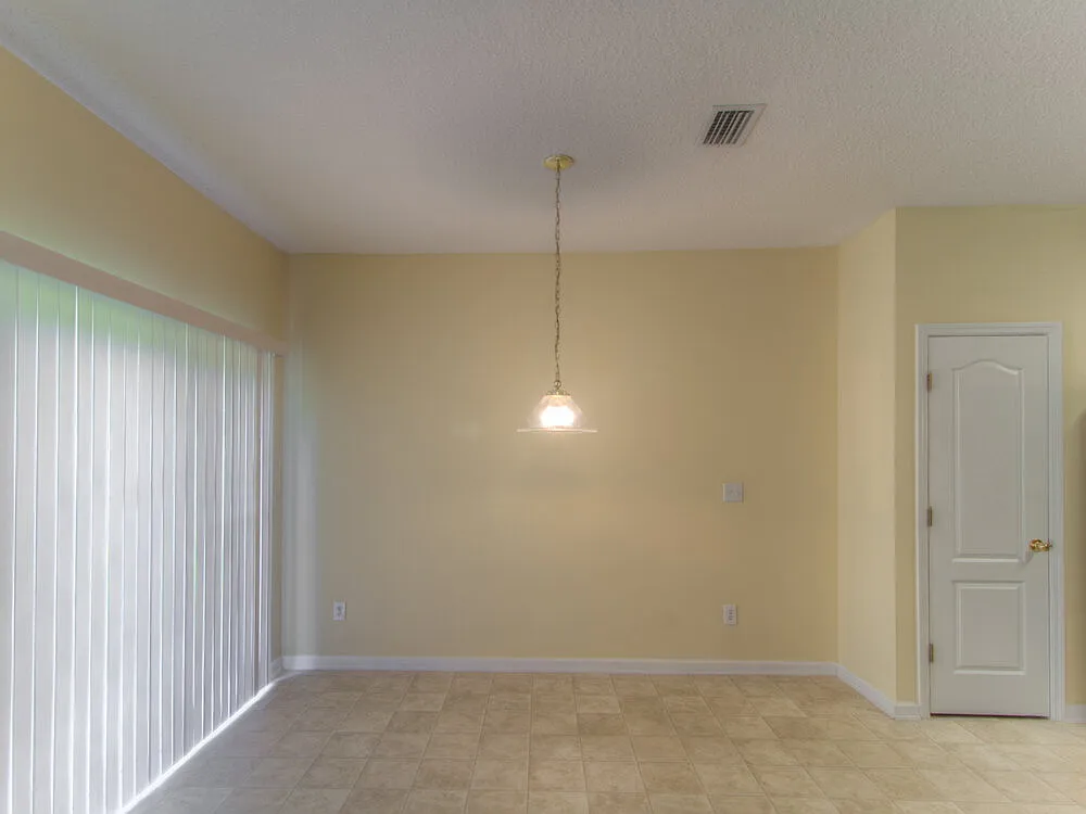 5 bed, 3.0 bath, 2757 sqft, $2,780 — Photo 2