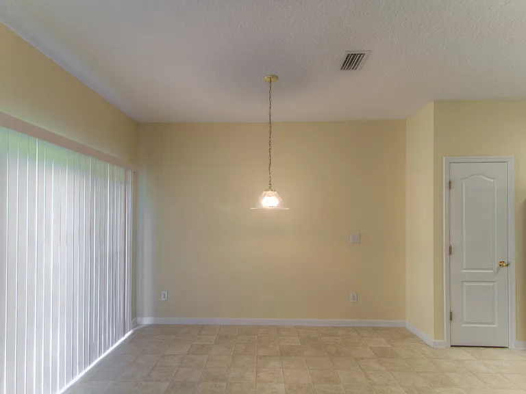 2509 Victoria Point Dr — Photo 2