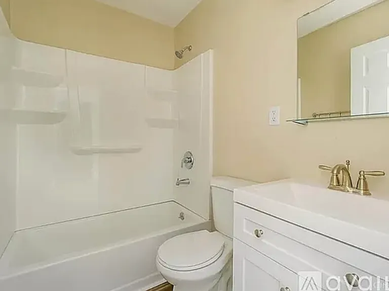 2033 Weyer Ave #2 — Photo 9
