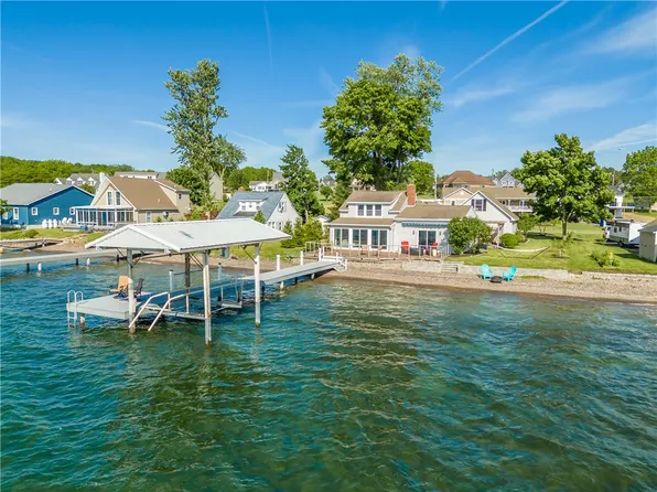 5798 E Lake Rd, Romulus, NY 14541