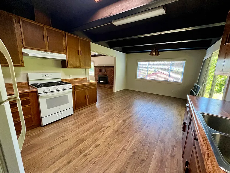 197 Austin Creek Rd — Photo 4