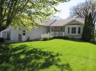 1600 S Prairie Ave, Fairmont, MN 56031