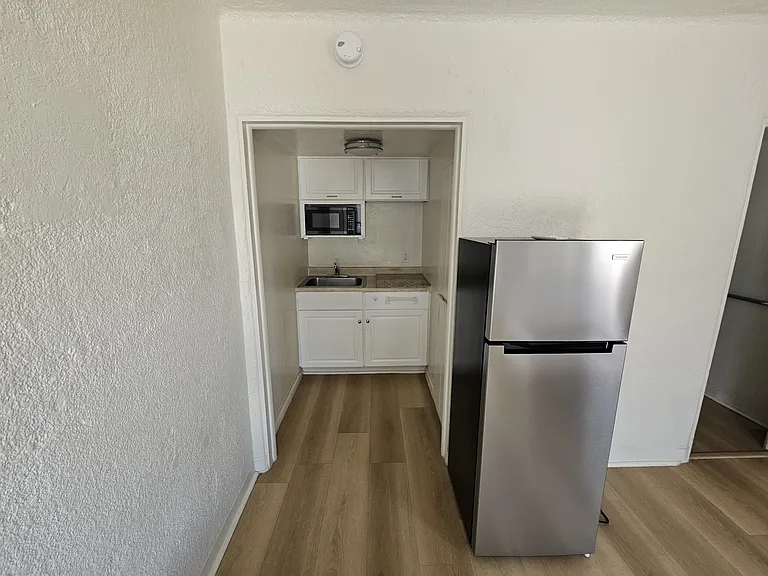 767 N Main St #10 — Photo 5
