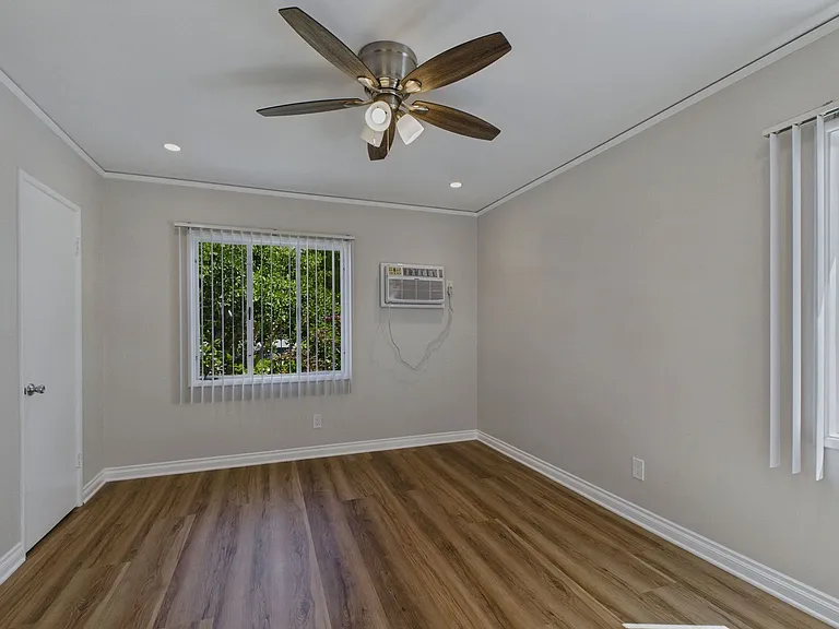 1900 Huntington Dr — Photo 6