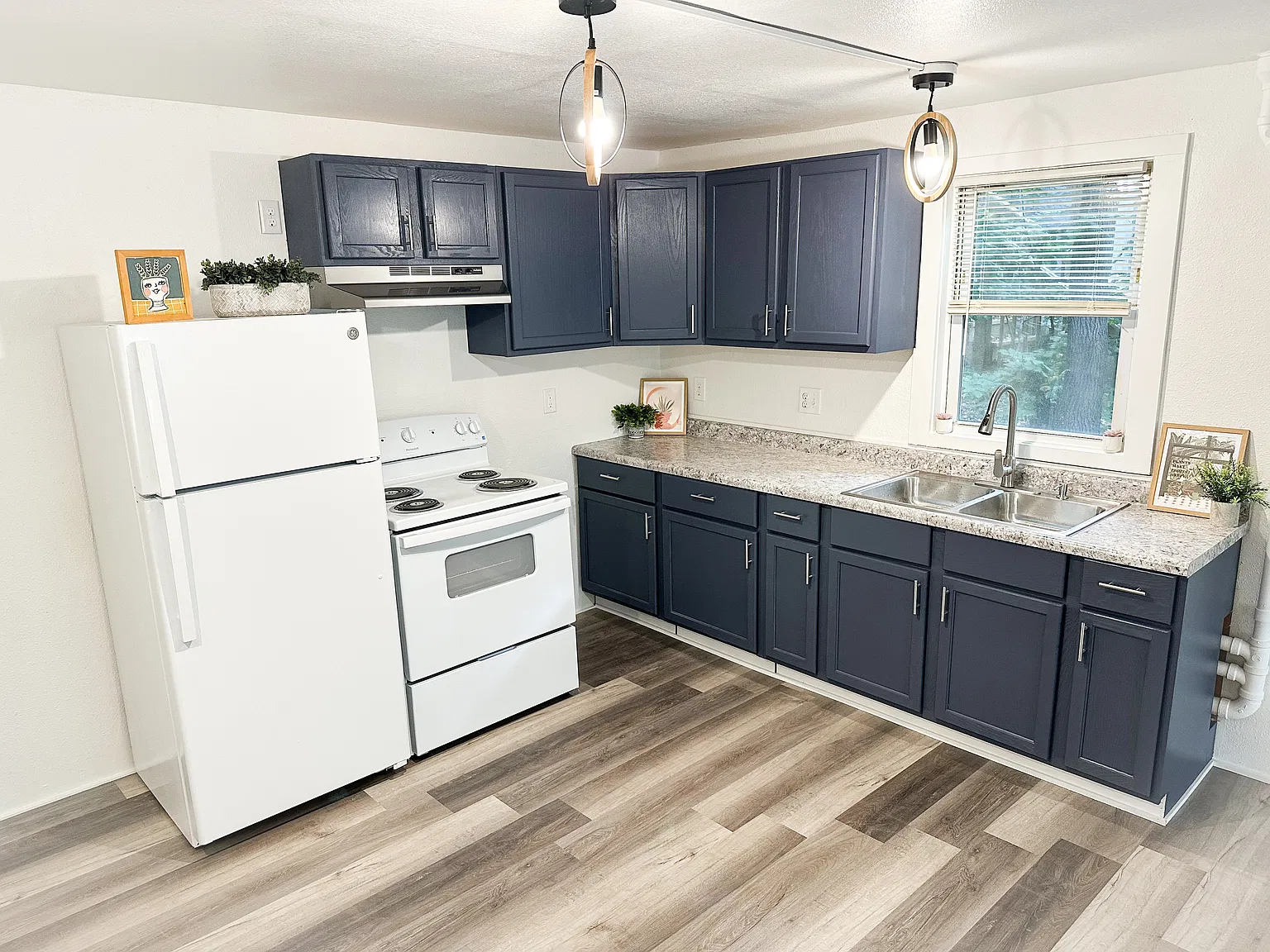 2 bed, 968 sqft, $950 — Photo 1