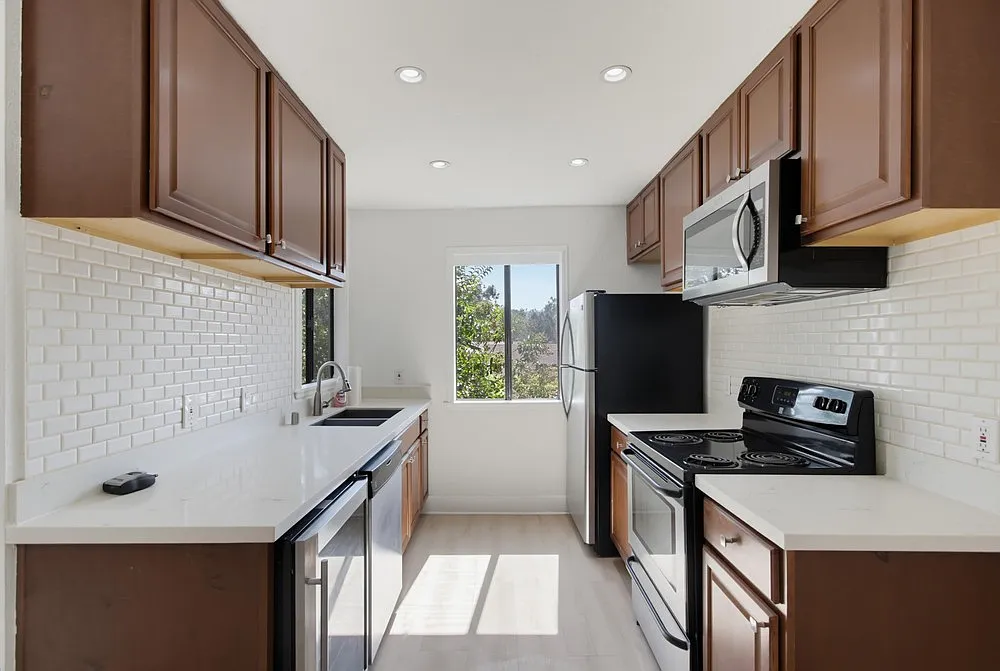 1 bed, 656 sqft, $2,199 — Photo 3