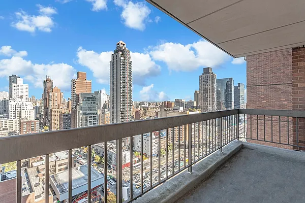 Rented by Olnick Organization | media 18