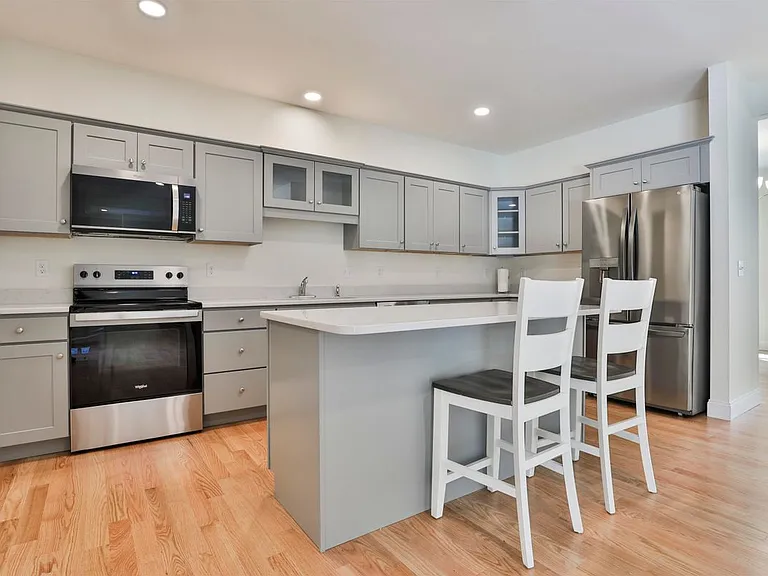 22 Reeds Ferry Way — Photo 14