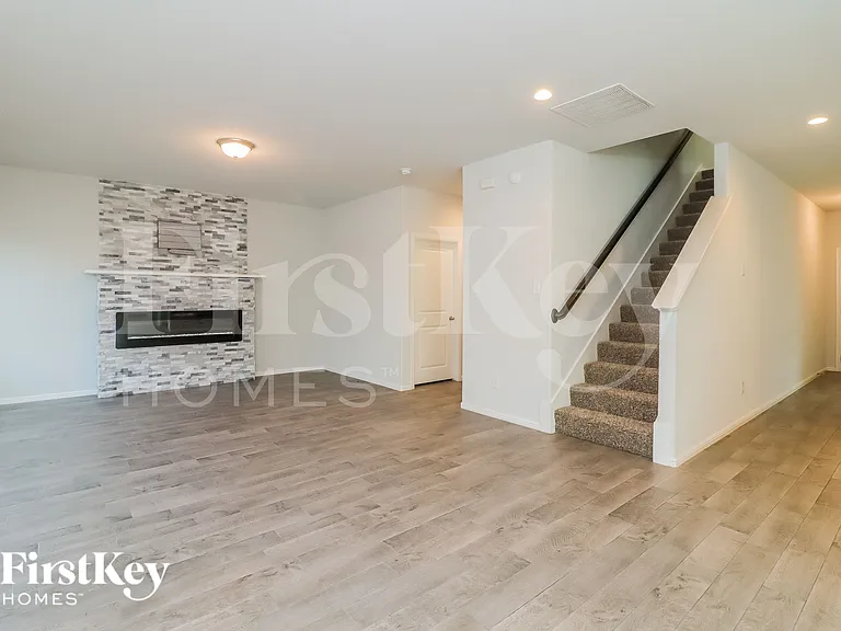 2212 Blythwood Trl — Photo 2