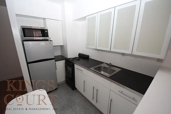 Rented by Kings Court Real Estate | media 19