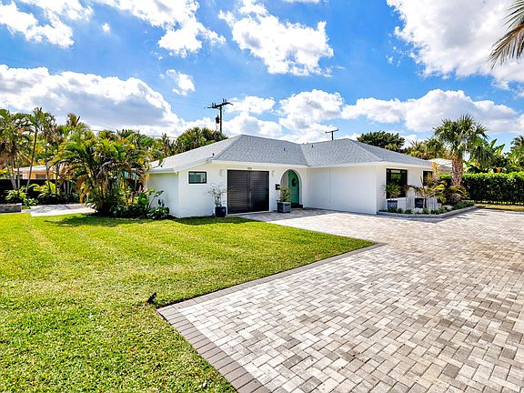 3rd image of 300 Edmor Road