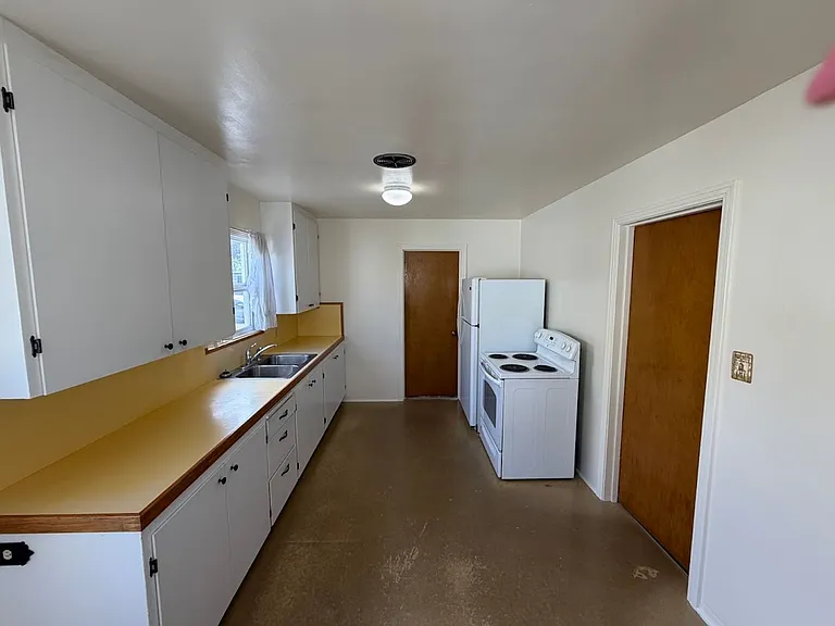 2231 Pine St — Photo 3