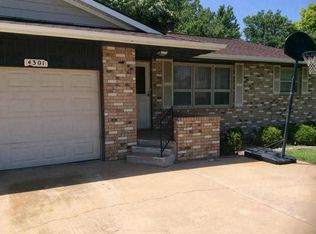 4301 Pin Oak Rd, Hutchinson, KS 67502