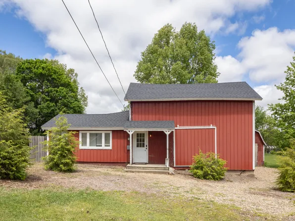 202 2nd Ave, Plainwell, MI 49080