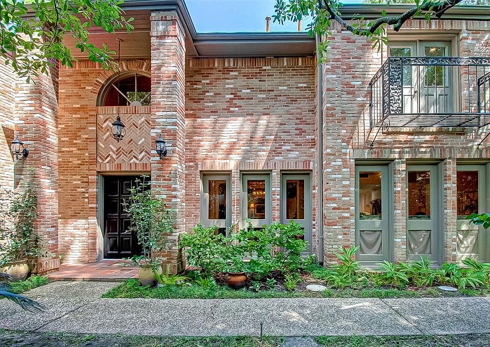 1st image of 8971 Briar Forest Dr