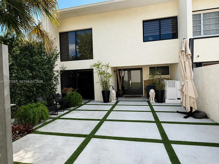 7968 SW 105th Pl — Photo 2
